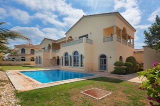 European Style Beachfront Villa in Palm Jumeirah, picture 3