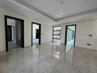 Luxurious | Contemporary | Negotiable Price, picture 3
