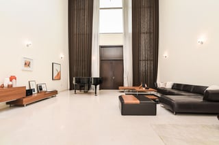 Luxurious | Premium Location | Unfurnished, picture 3