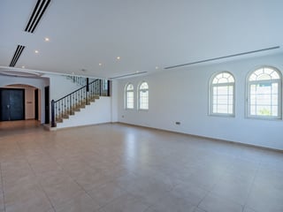 Jumeirah Park Villa Luxury with Pool and Garden, picture 3
