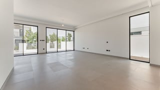 Single row  Villa in Tilal Al Ghaf with private garden, picture 3