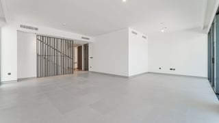Single row  Villa in Tilal Al Ghaf with private garden, picture 4
