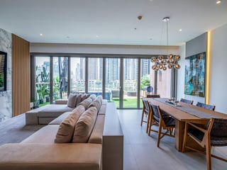 Luxurious Duplex with Stunning Marina Views, picture 3
