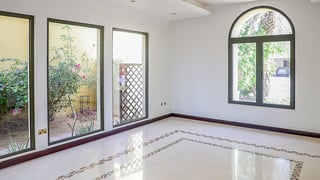 Flawless villa in Palm Jumeirah with coastal scenery, picture 4