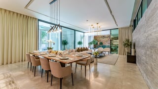 Stand alone villa in Expo City with private garden, picture 4