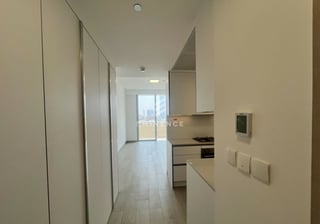 Skyline View | Spacious Studio | Sunlight, picture 4