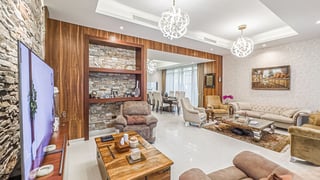Massive villa in Damac Hills with private garden, picture 4