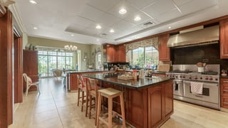 Spacious villa in Jumeirah Islands with lake view, picture 4