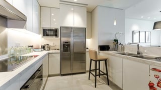 Expansive apartment in The Hills with golf course views, picture 3