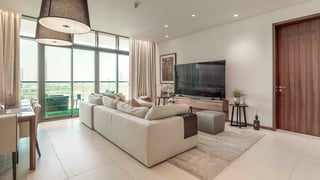 Expansive apartment in The Hills with golf course views, picture 4