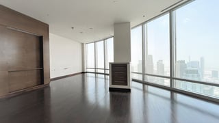 Spacious apartment in Downtown with full fountain views, picture 3