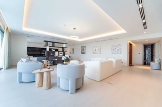 Fully Furnished | Designer Apartment | Iconic View, picture 3