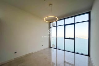 READY TO MOVE IN | BRAND NEW | SEA VIEW, picture 4