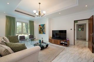 Corner Plot | Private Pool | Partly Renovated, picture 3