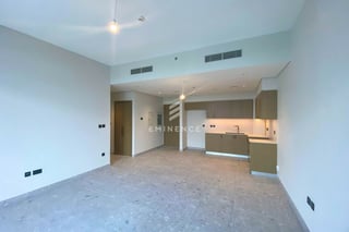 Unfurnished | Skyline Views | Vacant on 1st April, picture 4