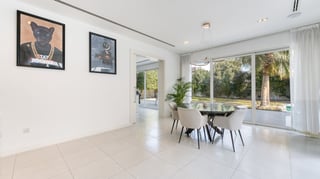 Corner villa in Al Barari with private pool and garden, picture 3