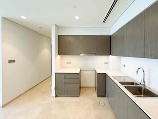 High Floor | Brand New | Boulevard View, picture 3