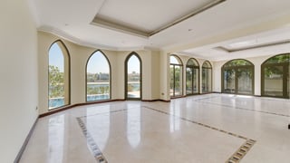 Stunning villa in Palm Jumeirah with atrium entry, picture 4