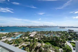 Rare Dual Sea and Skyline View | Spacious Luxury, picture 3