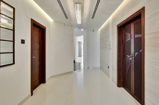Modern 5BR Renovated Villa I Furnished I Atlantis View, picture 3