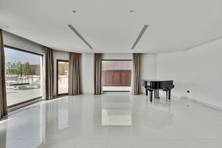 Modern 5BR Renovated Villa I Furnished I Atlantis View, picture 4