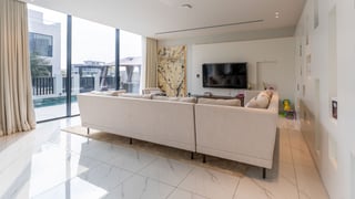 Stunning villa in Emerald Hills with spacious layout, picture 3