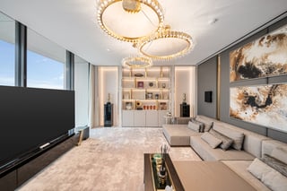 Extraordinary Turnkey Luxury with Iconic Views, picture 3