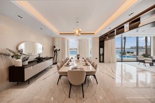 Extraordinary Fully Renovated Turnkey Beach Villa, picture 3