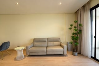 Prime Location | Sea View | Furnished | Mid Floor, picture 4