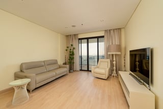 Prime Location | Sea View | Furnished | Mid Floor, picture 3