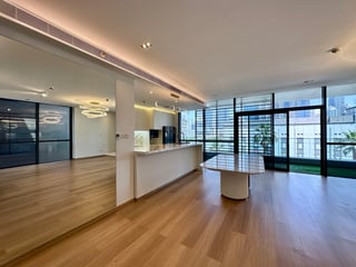Fully Furnished | Upgraded | Burj Views | Vacant, picture 3