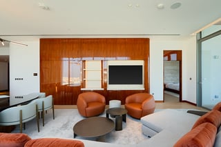 Unique Layout | Fully Furnished | Spacious Living, picture 3