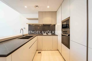 Ready to Move In | Modern and Spacious Unit , picture 4