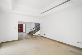 ** Renovation Opportunity | Entertainment Foyer **, picture 3