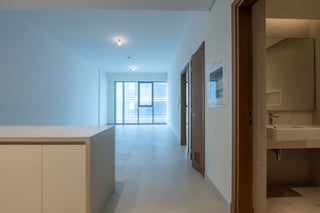 Canal Front | Luxurious Living | Prime Location, picture 3