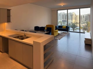 Skyline Serenity | 3-Bedroom | Luxurious Amenities, picture 4