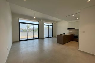 Rented | Prime Location | Pool View, picture 4