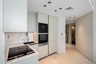 Vacant | Bentley Home | Meticulously Upgraded, picture 4