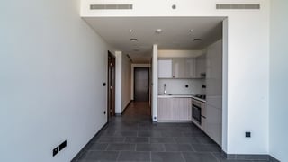 Brand New 1BR | High Floor | BK / Ras Al Khor View, picture 3