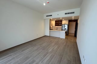 Low Floor | Prime Location | Pool View, picture 4