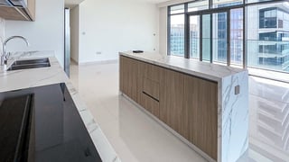 Palm view apartment in EMAAR Beachfront with maid's room, picture 4