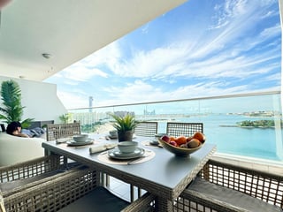 Chic Island Escape | Steps from the Beach | Azure Residences, picture 3