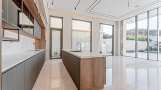 Turnkey luxury villa in Jumeirah Park with a large plot, picture 4