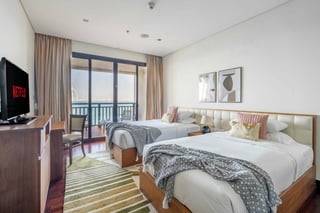 Tropical Elegance | Waterfront Retreat | Royal Amwaj Palm, picture 4