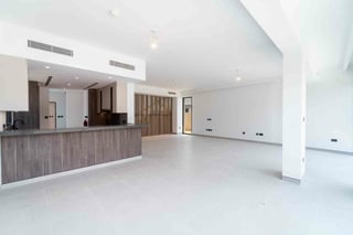 Corner Villa | Private Garden | Vacant, picture 4
