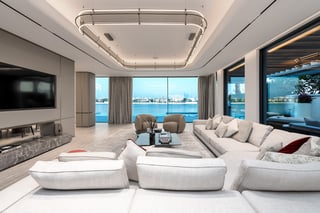 Luxuriously Furnished and Upgraded 3-Story Garden Home Villa, picture 3