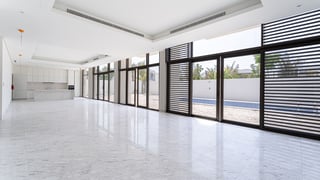 Contemporary villa in MBR City near to lagoon, picture 3
