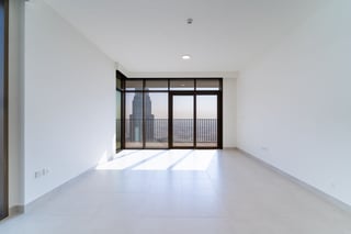 High-Floor Living with Stunning Lagoon Views, picture 4