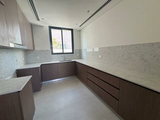 Brand  New  |  Corner  Unit  |  Spacious, picture 3