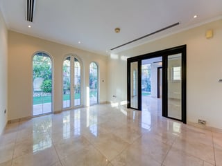 Ready to Move In | Large Plot | Landscaped, picture 3